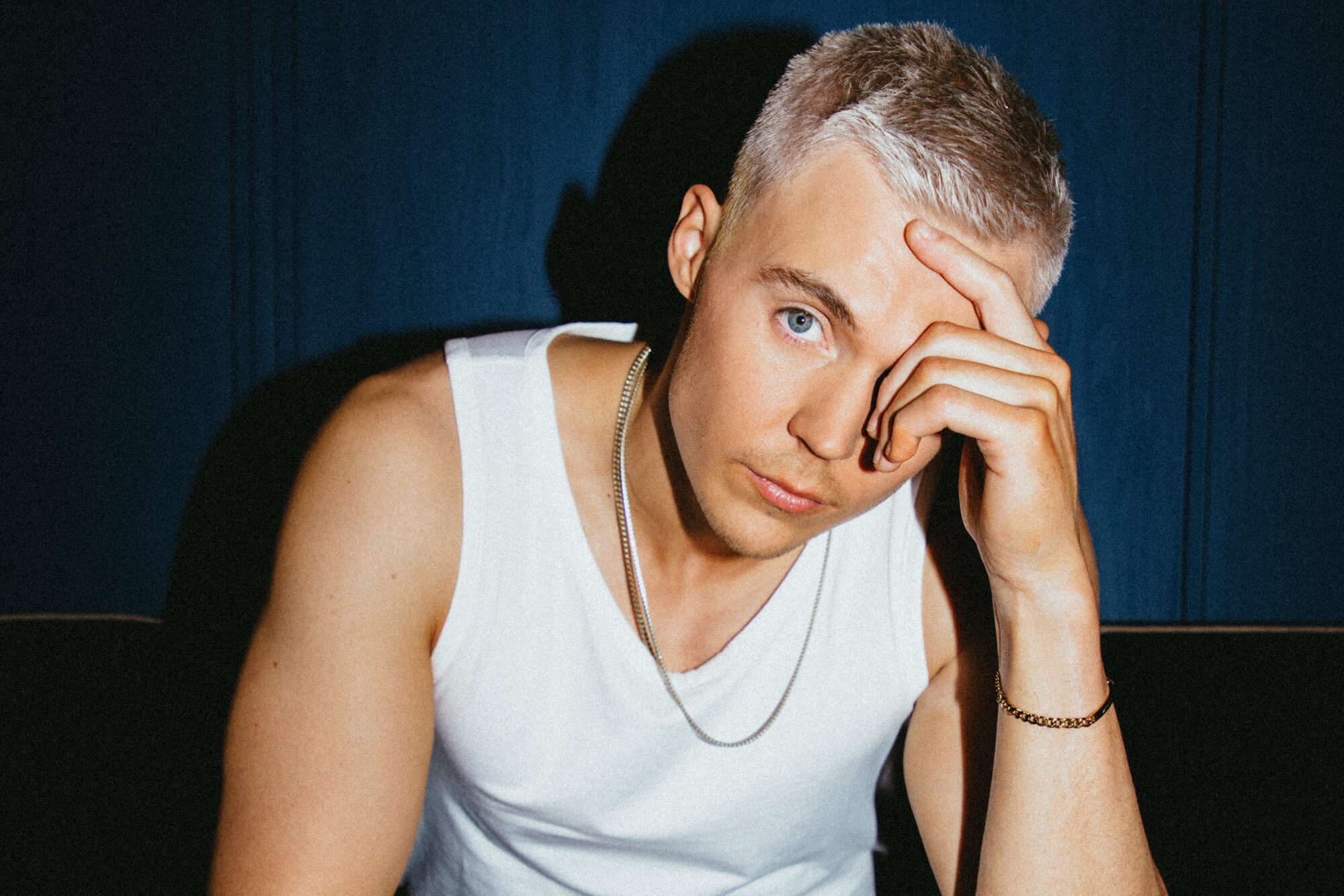ELIAS KASKINEN JULKAISEE UUTTA MUSAA T N Y N Warner Music Finland ELIAS KASKINEN JULKAISEE UUTTA MUSAA T N Y N Warner Music Finland